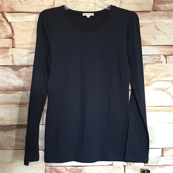 Long sleeve women’s top black round neckline NWT - Picture 2 of 3